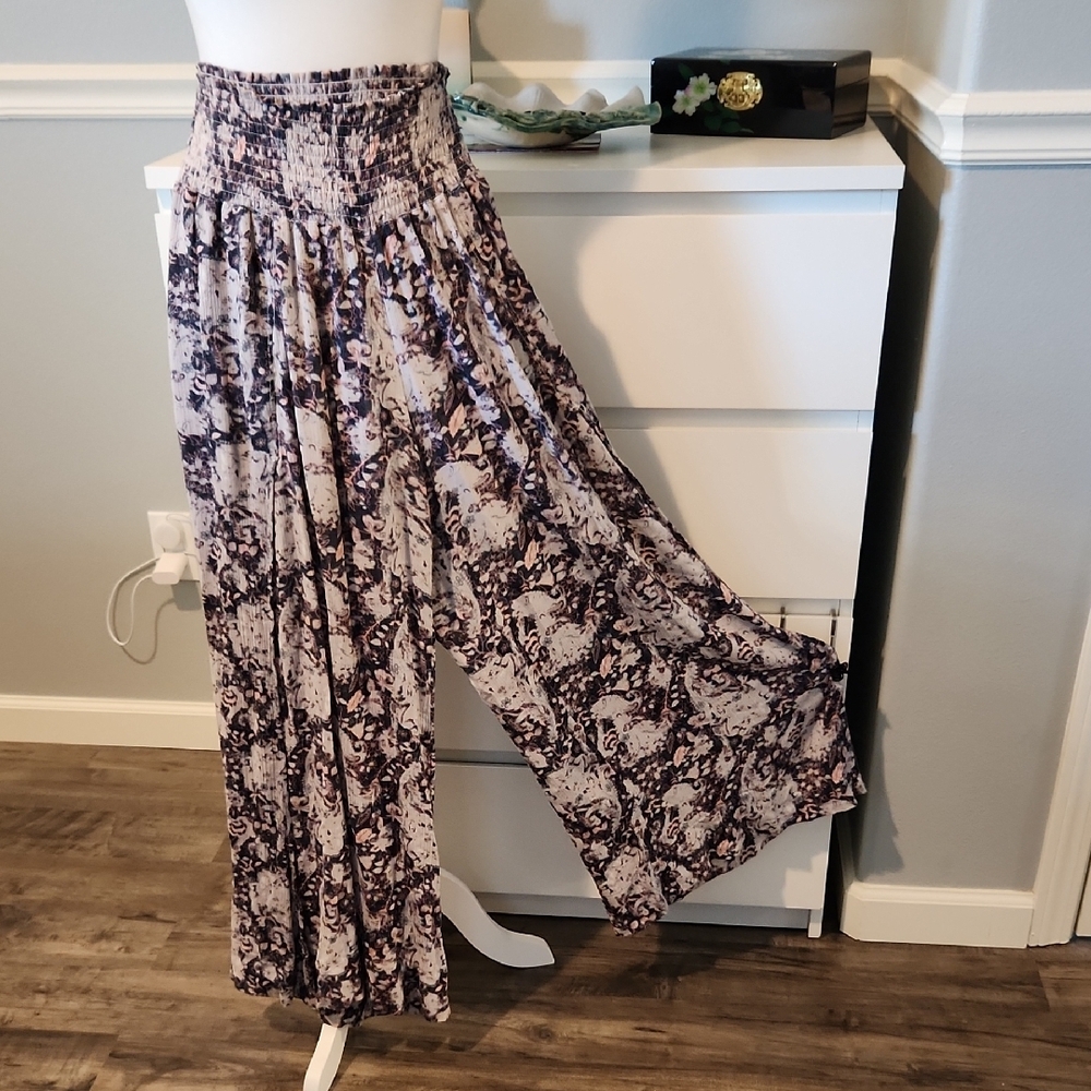 🧜‍♀️ 4/$30 Side-slit Flowy Pants with Smocked Waist Band - Picture 7 of 10